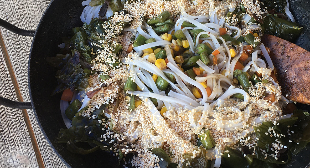 Le murmure de la mer – poêlée de légumes et algues (végan)