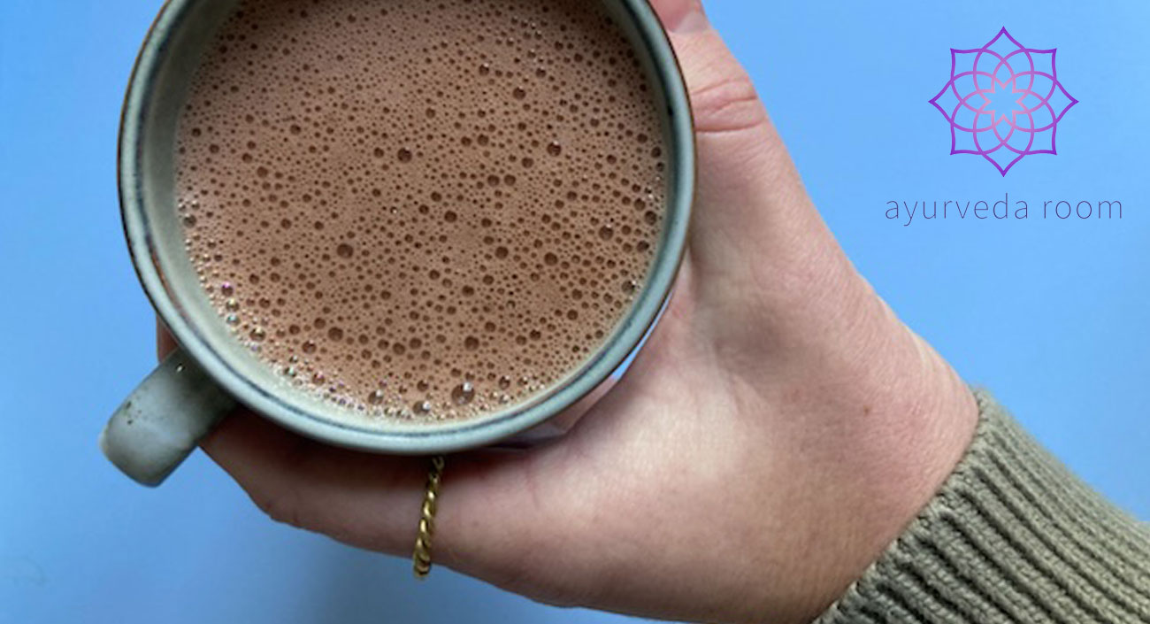 Recette de boisson chaude et nourrissante ayurvédique pour le matin